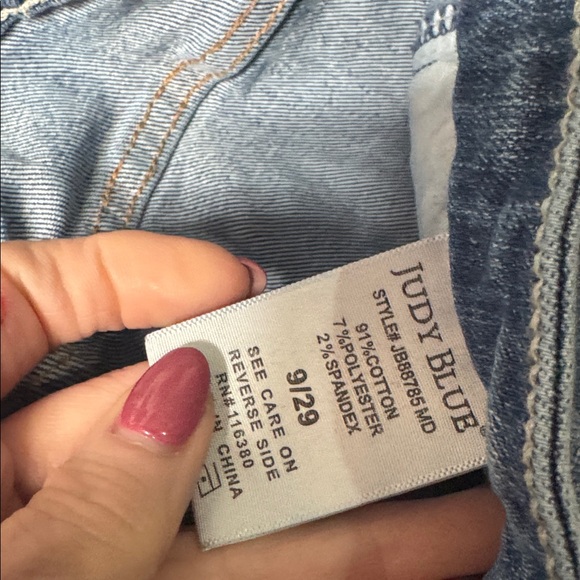 Judy Blue Straight Distressed Jeans - Picture 6 of 7